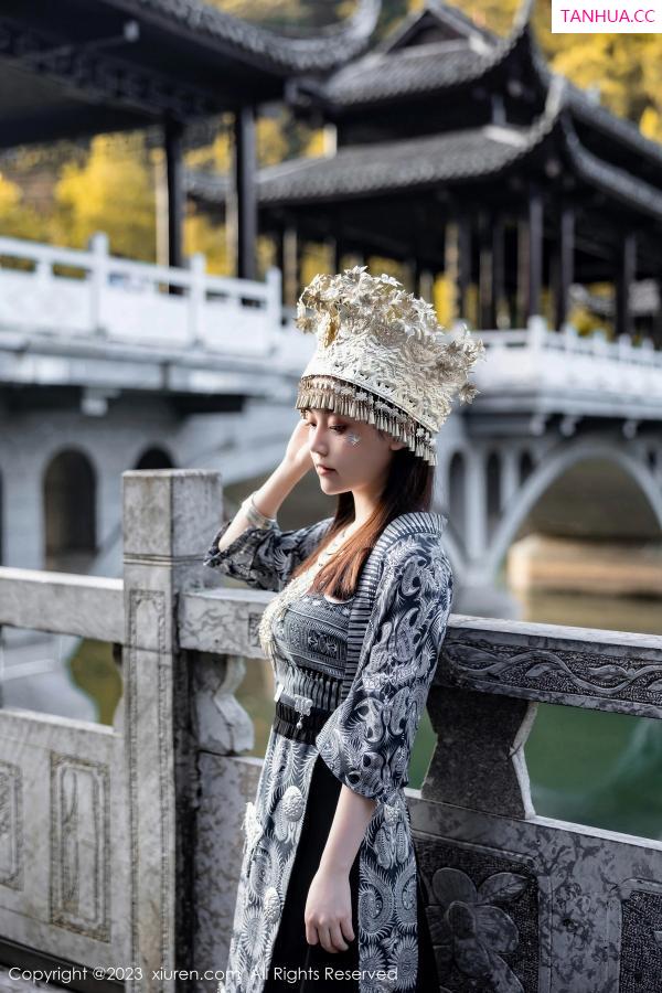 豆瓣酱  [XiuRen]高清写真图 2023.09.27 No.7448 豆瓣酱 苗族服饰第8张图片